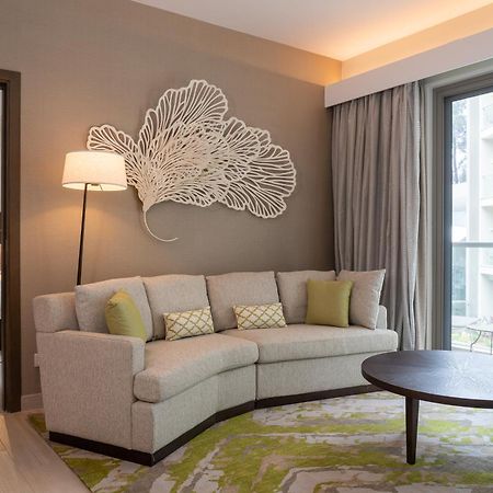 Radisson Blu Hotel & Residence Nairobi Arboretum Zewnętrze zdjęcie A living room at the hotel