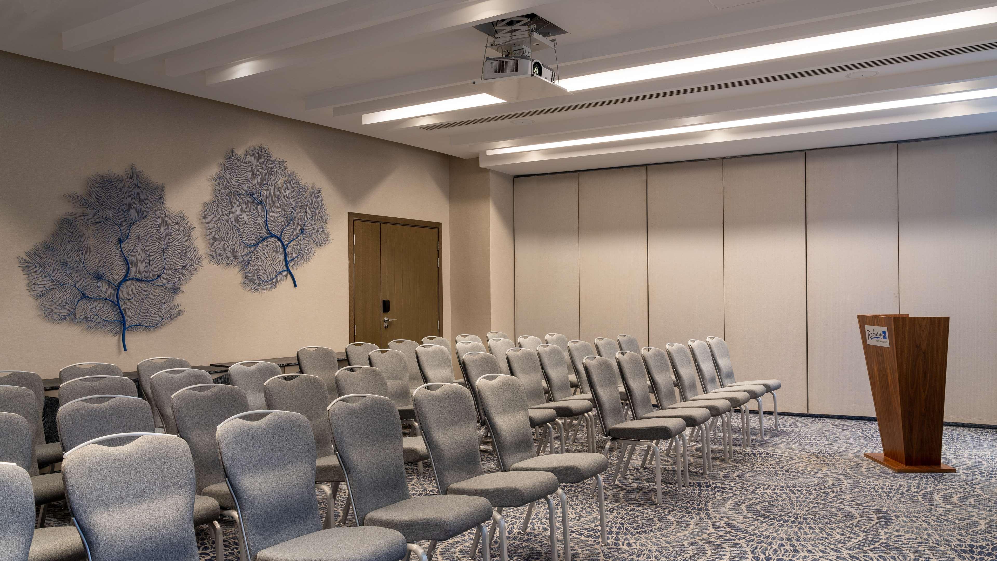 Radisson Blu Hotel & Residence Nairobi Arboretum Zewnętrze zdjęcie A meeting room at the University of Pretoria