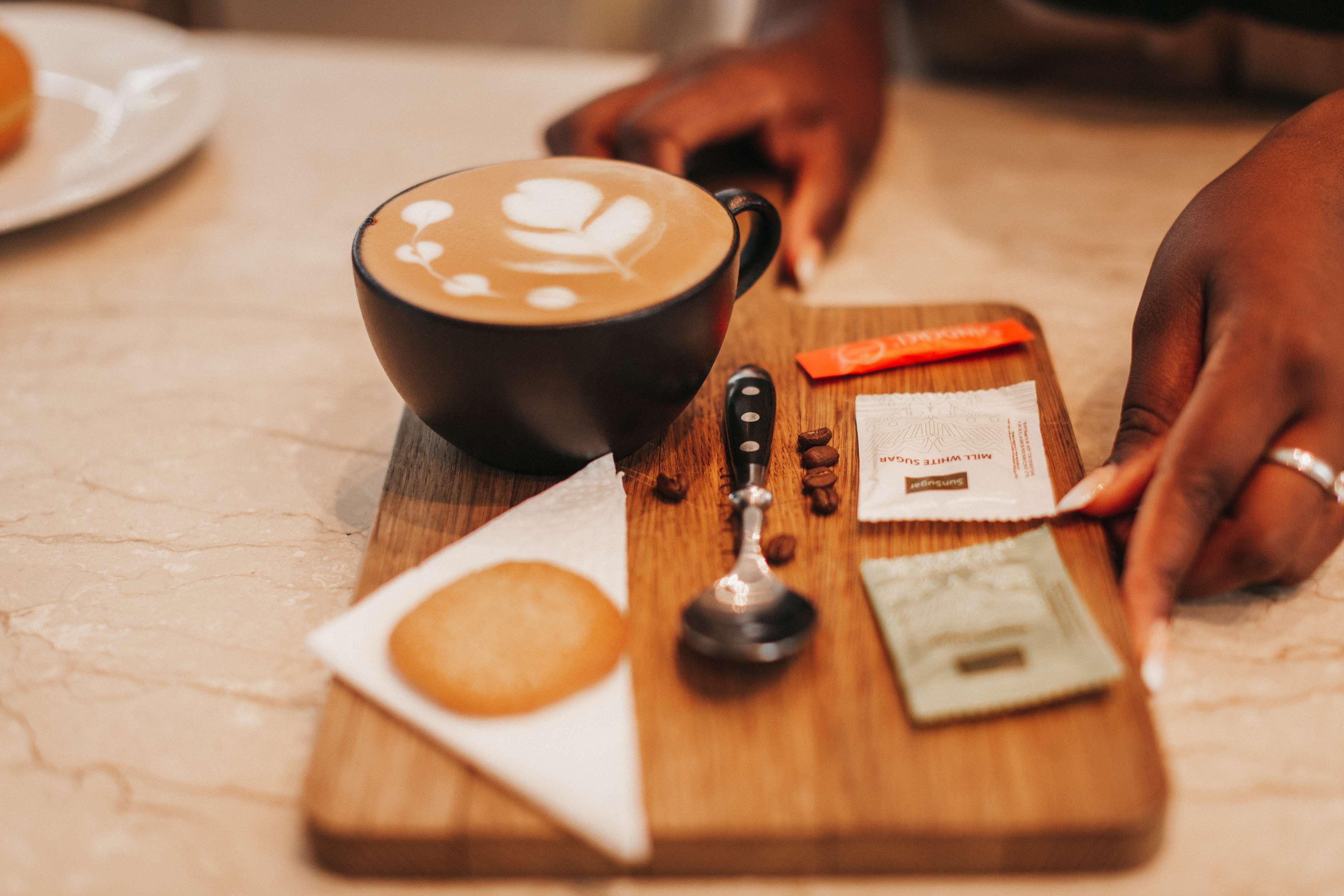 Radisson Blu Hotel & Residence Nairobi Arboretum Zewnętrze zdjęcie A coffee tasting