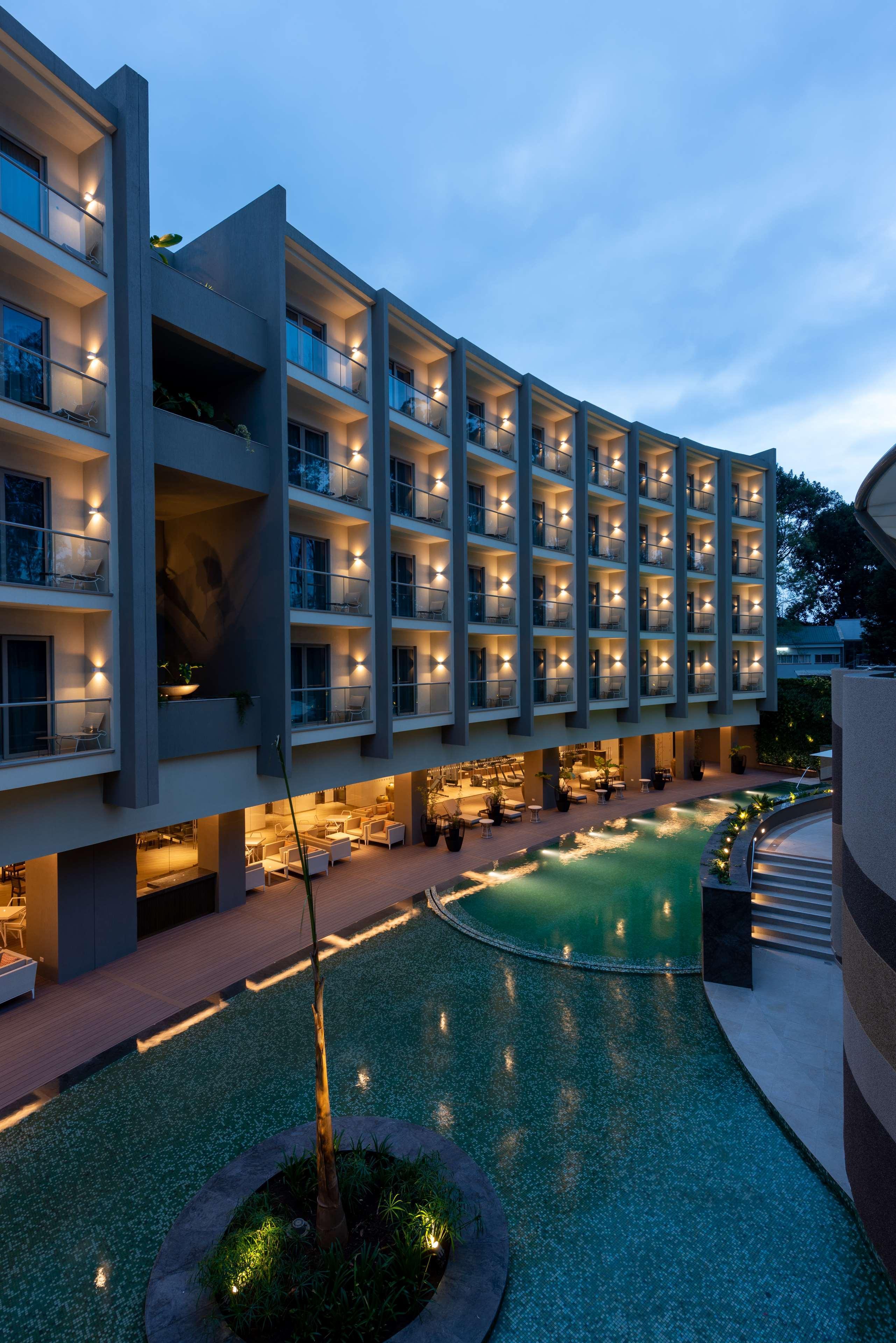 Radisson Blu Hotel & Residence Nairobi Arboretum Zewnętrze zdjęcie The hotel's main pool