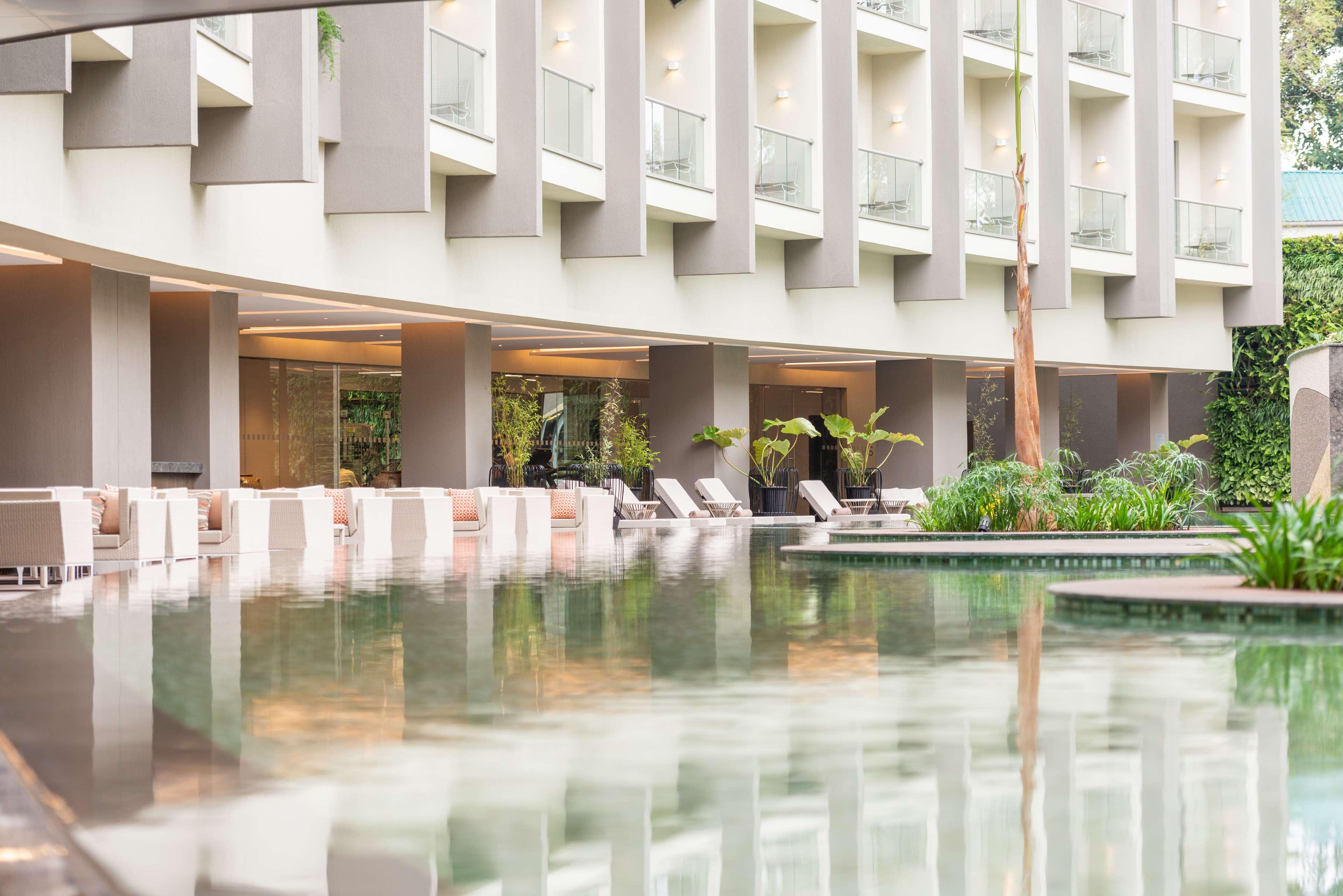 Radisson Blu Hotel & Residence Nairobi Arboretum Zewnętrze zdjęcie The pool at the hotel