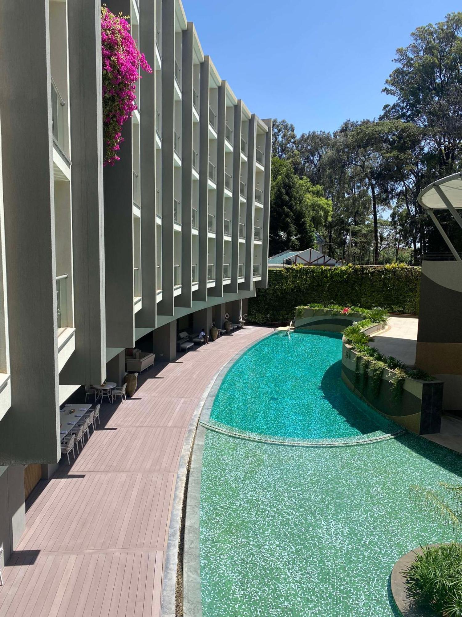 Radisson Blu Hotel & Residence Nairobi Arboretum Zewnętrze zdjęcie The pool at the hotel