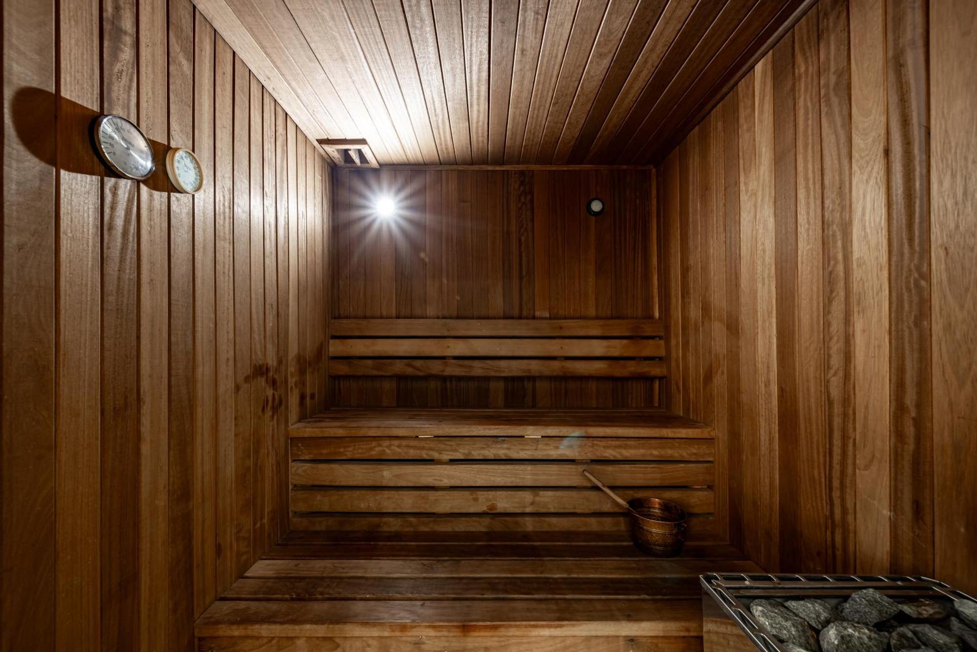 Radisson Blu Hotel & Residence Nairobi Arboretum Zewnętrze zdjęcie A Finnish sauna